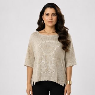 Sweater Lumi Beige para mujer con tejido brillante y aplicación frontal de osito.